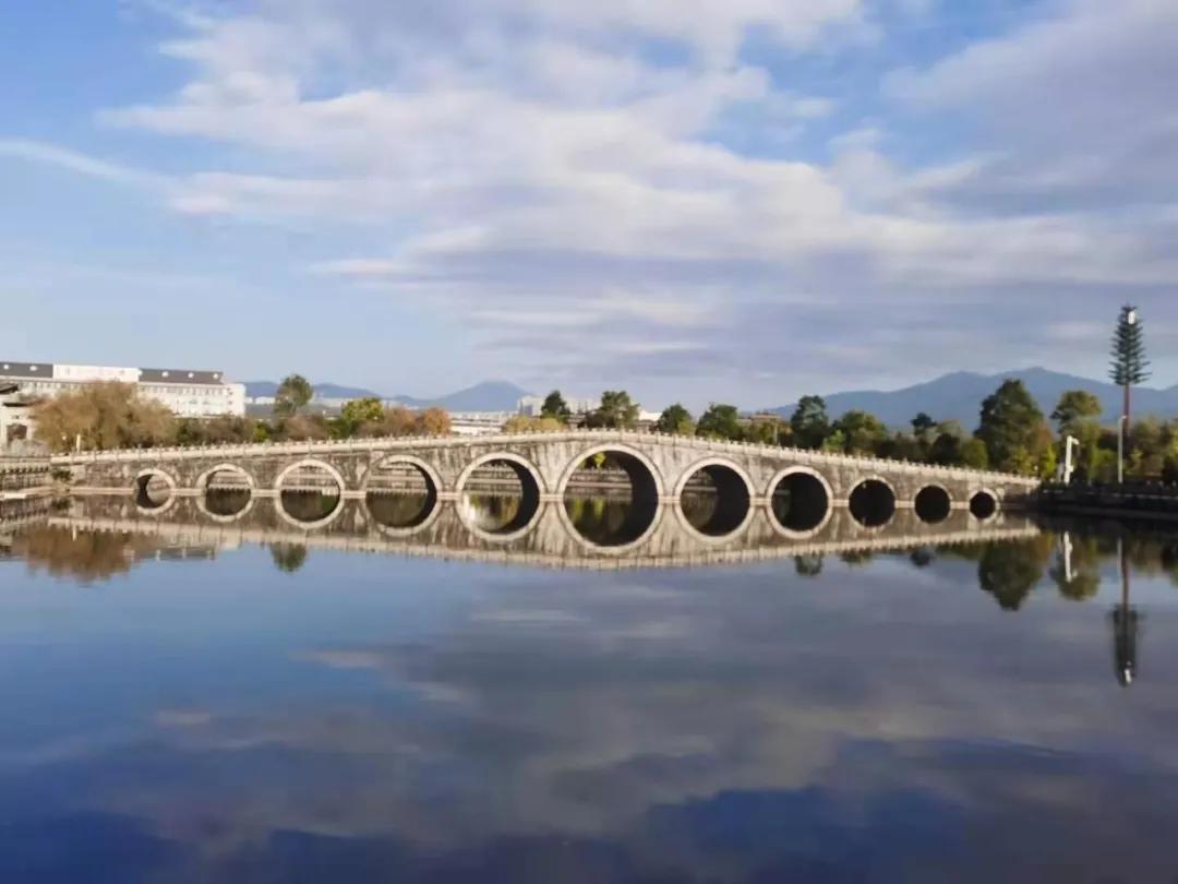 积健为雄：腾越拾忆