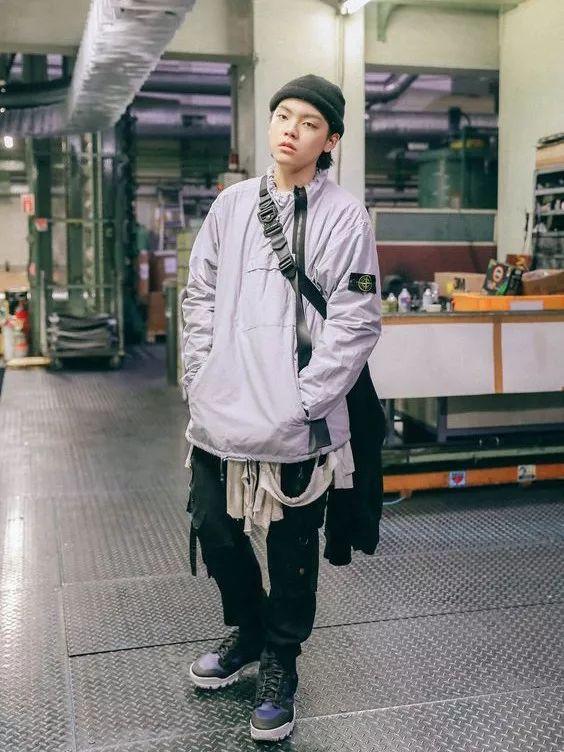 亚逼什么意思,亚逼是什么意思