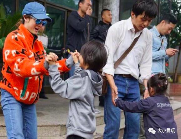 快让爱玩虫子的女儿逼疯了!孩子喜欢“恶心“的小动物怎么破