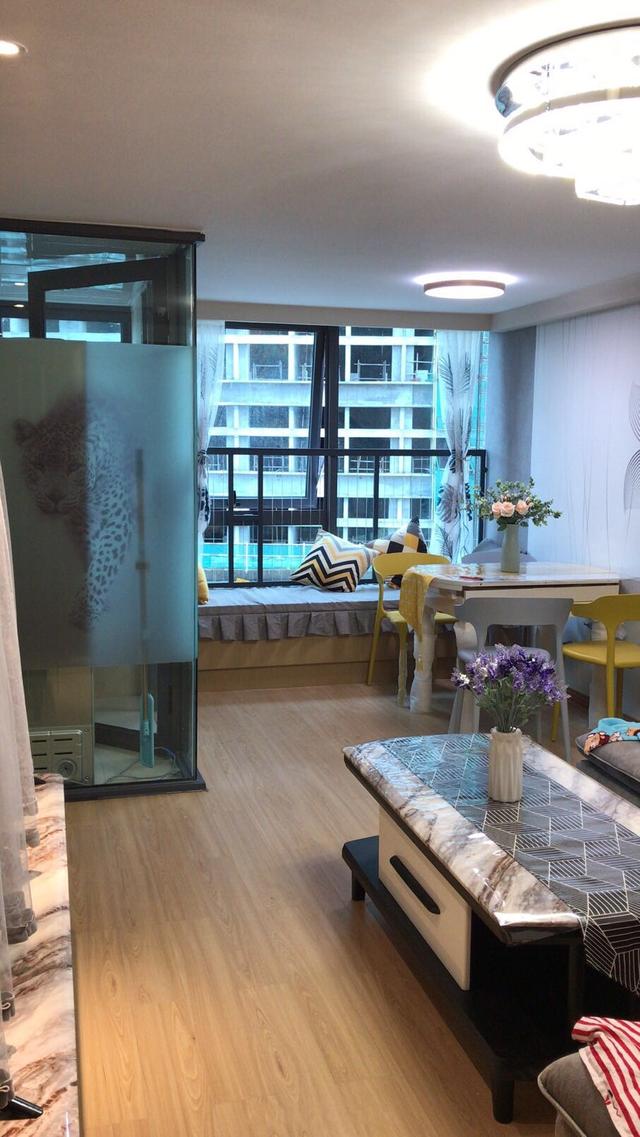 夫妻两个买了小产权房,复式公寓隔成两房的缺点