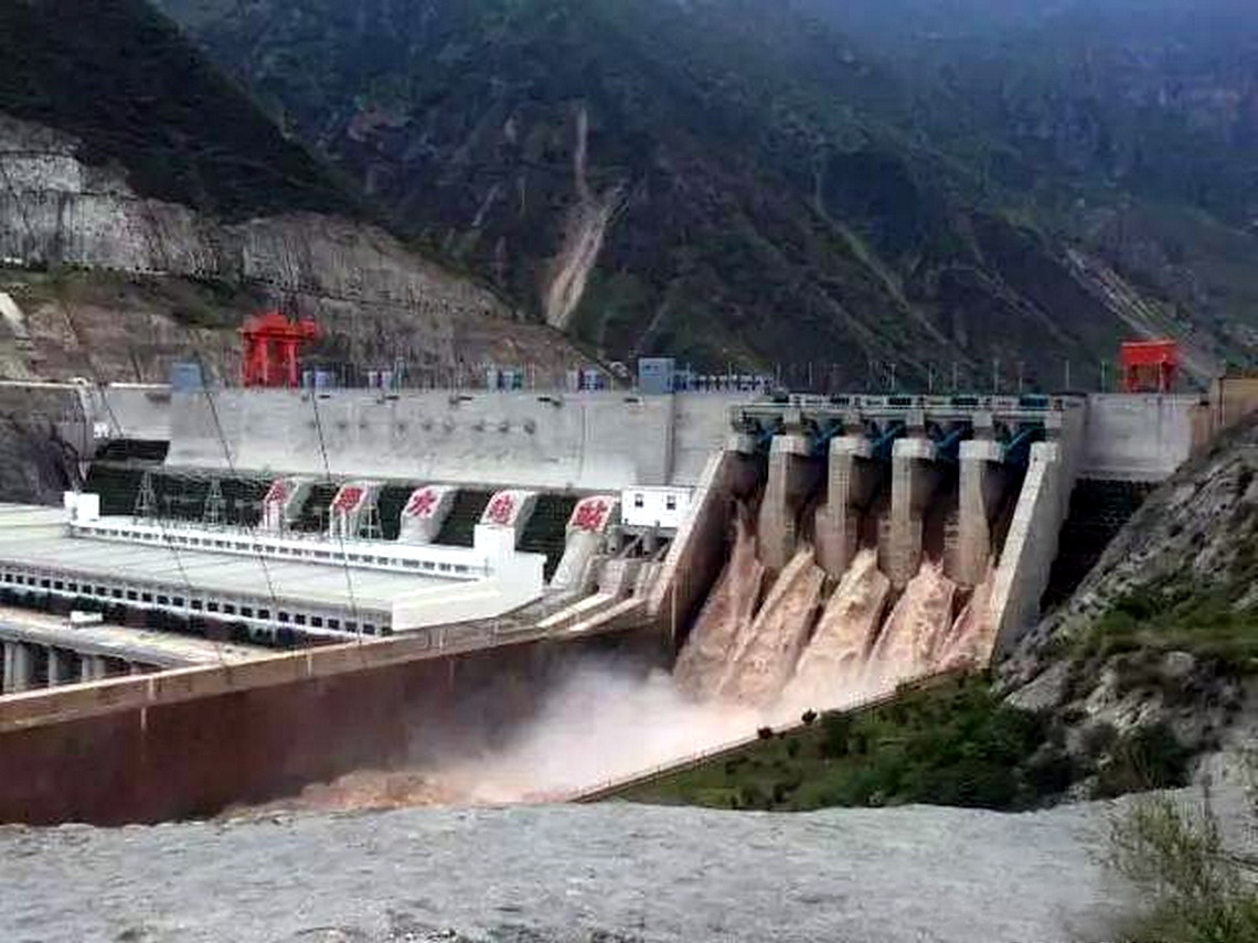 宏伟壮观的金沙江白鹤滩水电站,深山峡谷里的水电站