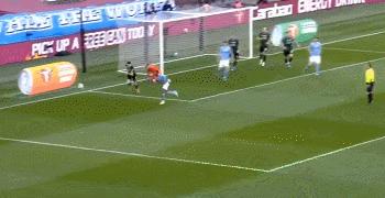 曼城5:1狼斯特林错失机会,复盘曼城1:2曼联