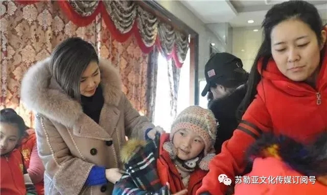 草原上有朵“疯狂的花”——记草原新派歌手苏勒亚其其格