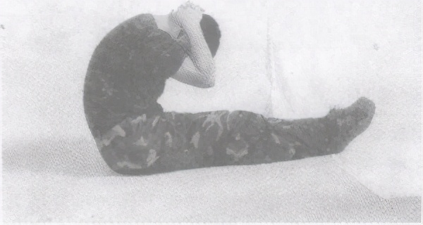 警用防暴棍和匕首警拳,警用防暴橡胶棍杀伤力