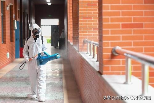 在大学里开了家汗蒸养生馆，三个月没开门，今年能继续做下去不？