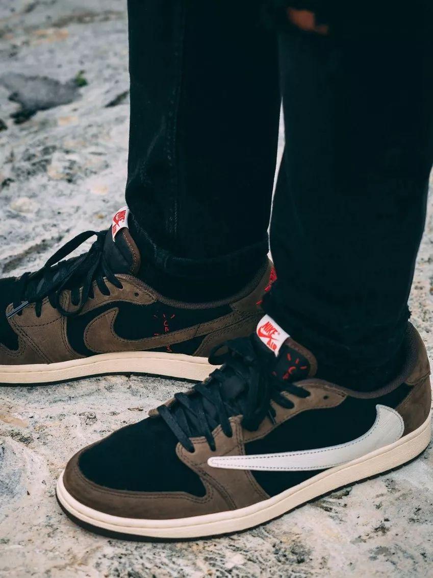 travisscott罕见上脚,travisscott紧张时刻