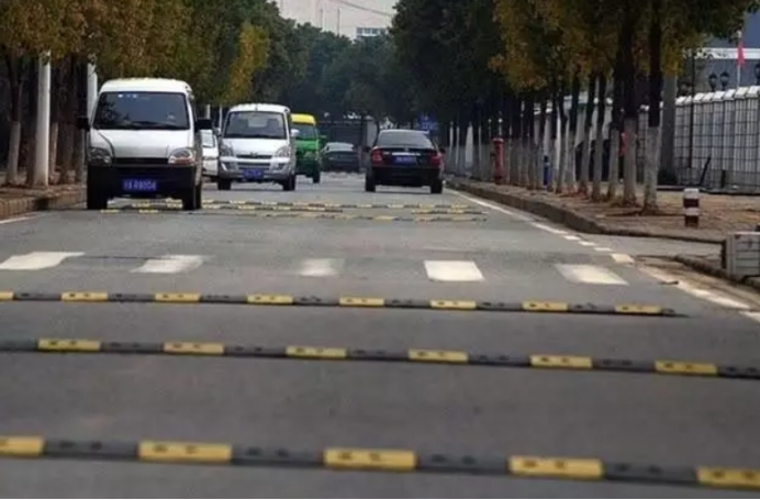 你以为汽车正常保养就行了吗,你以为汽车托底没有危害吗