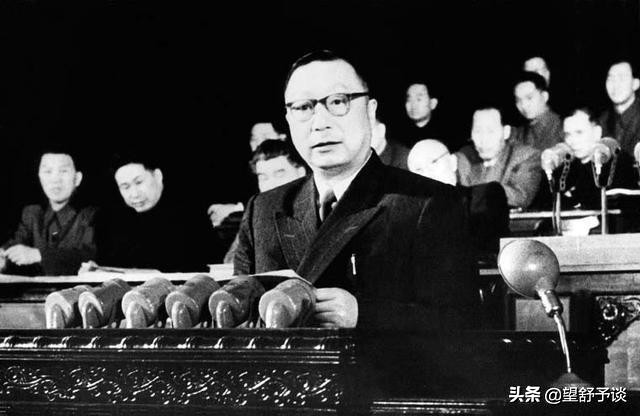 美方跨过了三八线,要不要援朝?总理下令:“立刻把彭老总接来”