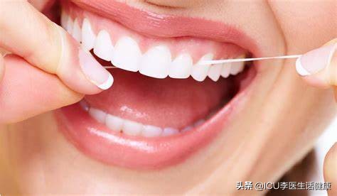 老人早起吐血怎么回事,小伙子假装吐血结果母亲被吓哭了