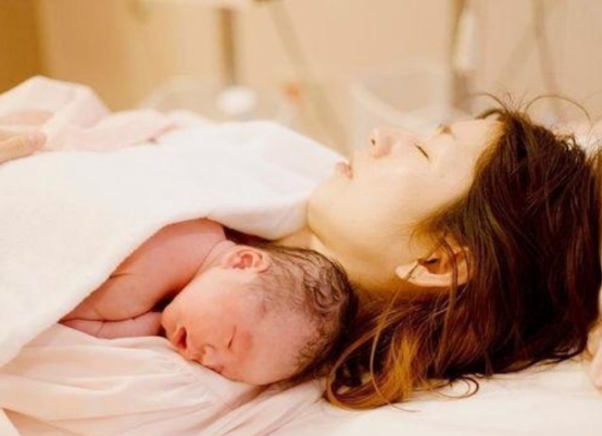 老婆医院产子老公要注意什么,生孩子遇见男医生接产怎么办