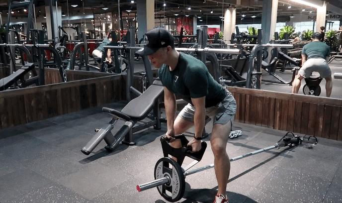 t杆划船半握还是全握,t杠划船示范讲解