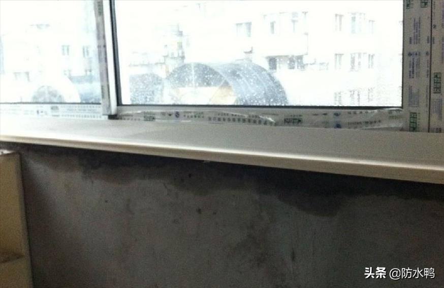 窗户上沿漏水的原因及处理方法,窗户上沿漏水找谁处理