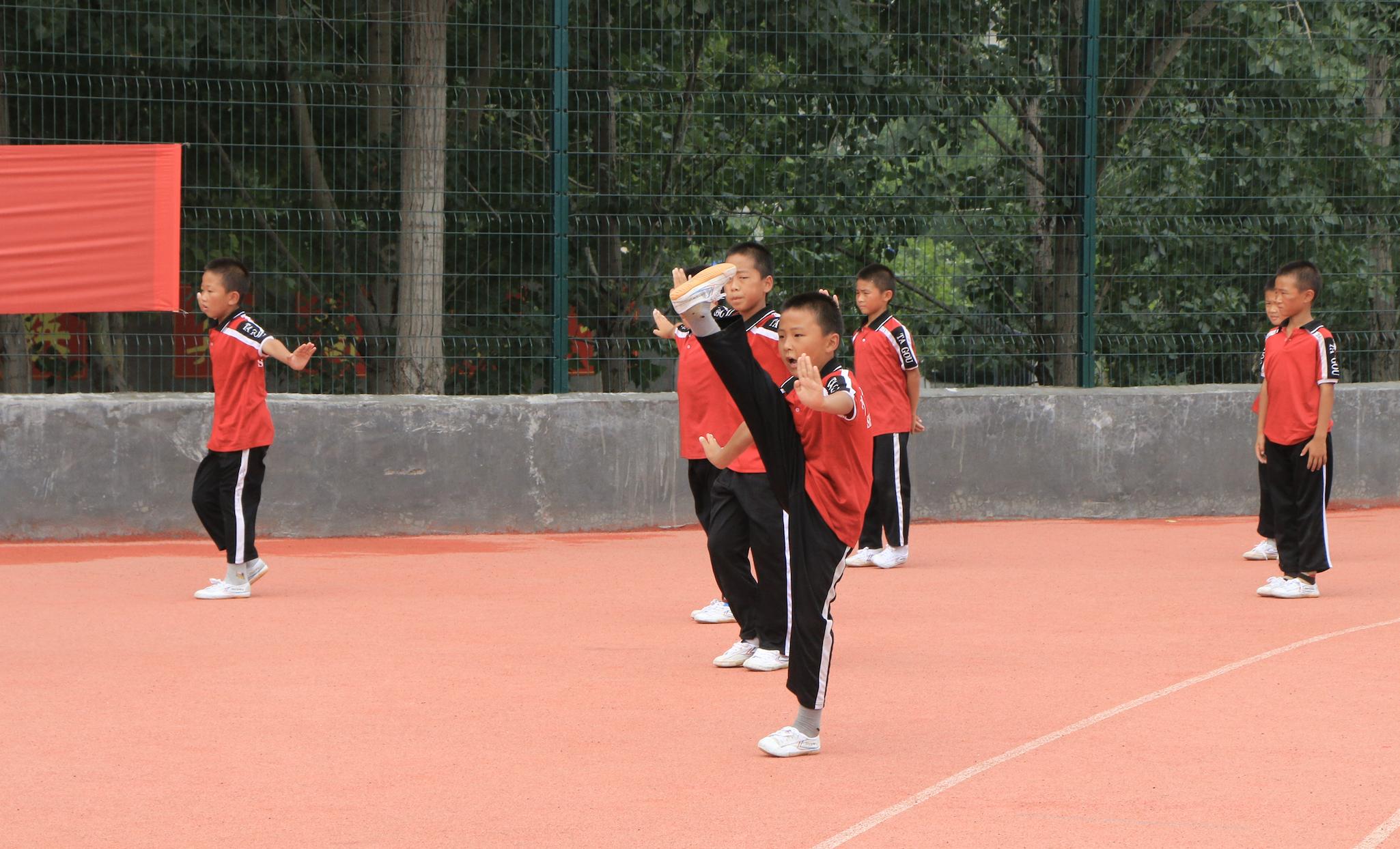 少林足球用身体挡球,少林足球真的有那么棒吗