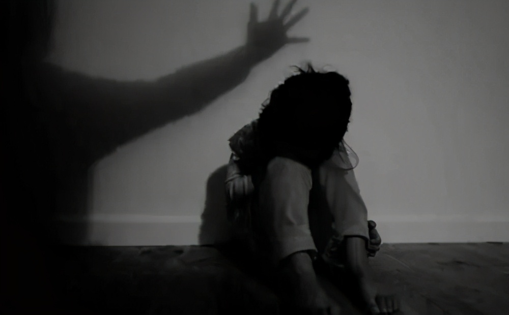 素媛在自杀，鲍毓明们在脱罪，我们不要忘记