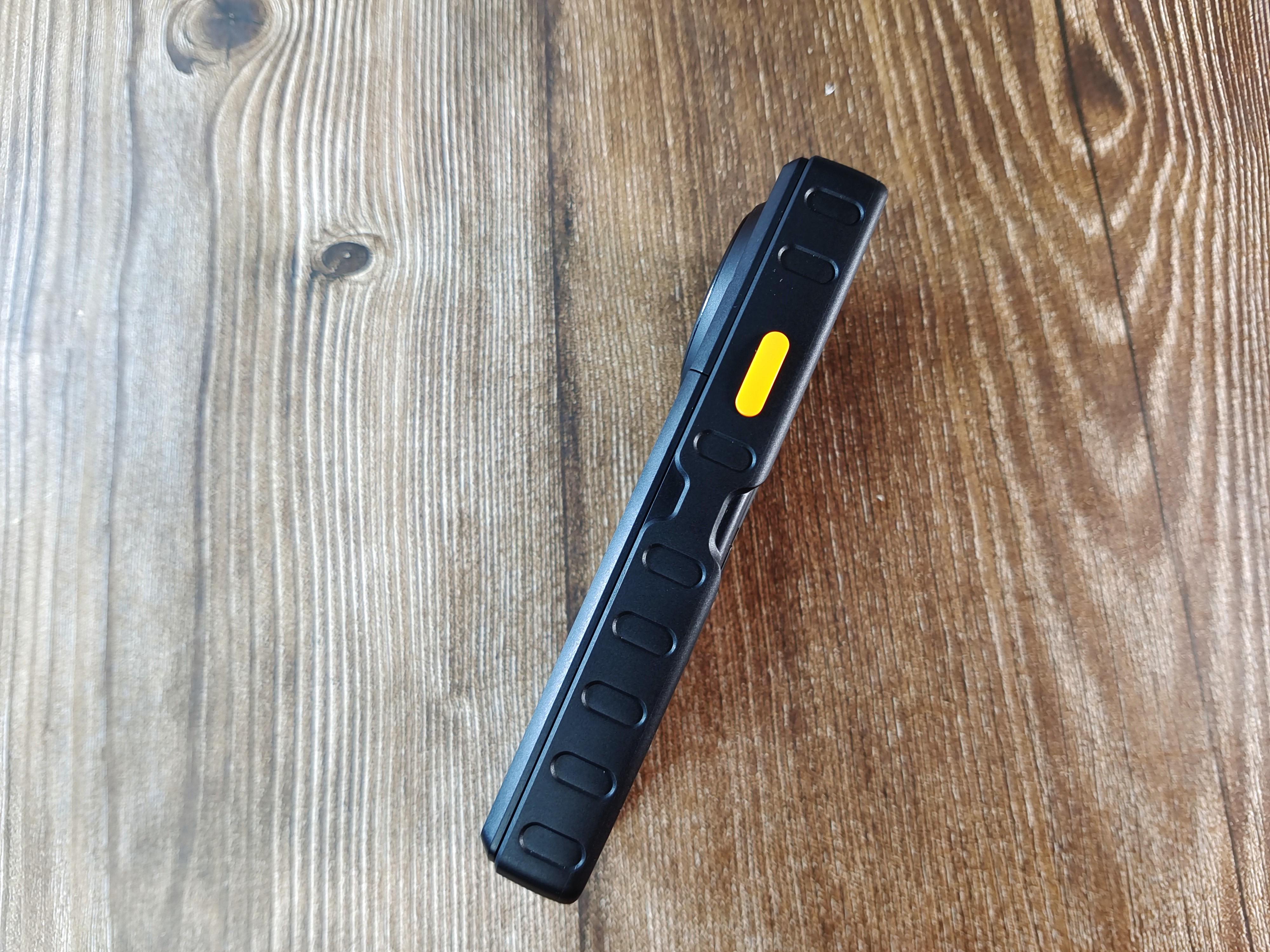 续航300小时，竟然还支持微信和抖音，AGMM7三防手机评测