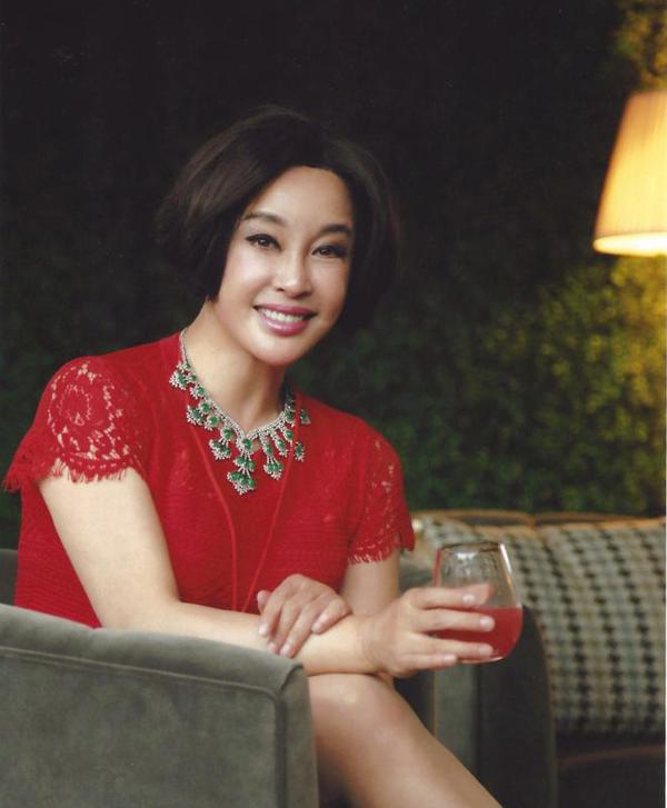 刘晓庆回顾十六年前的逃税案始末,刘晓庆当年欠了多少税款