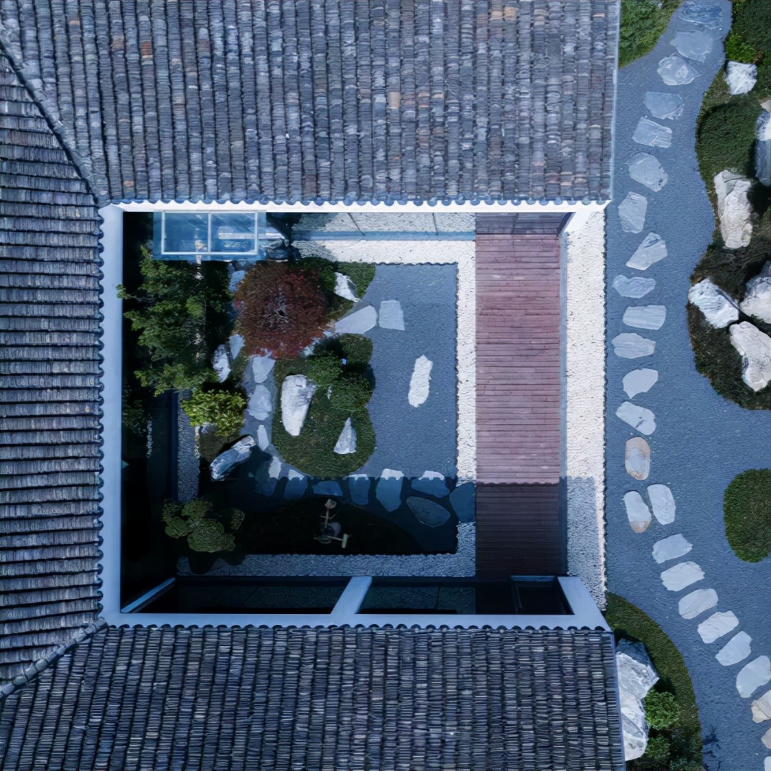 鐫夸綇澶╁厓鐠熸偊椋庡崕,鐫跨瓚澶╁厓