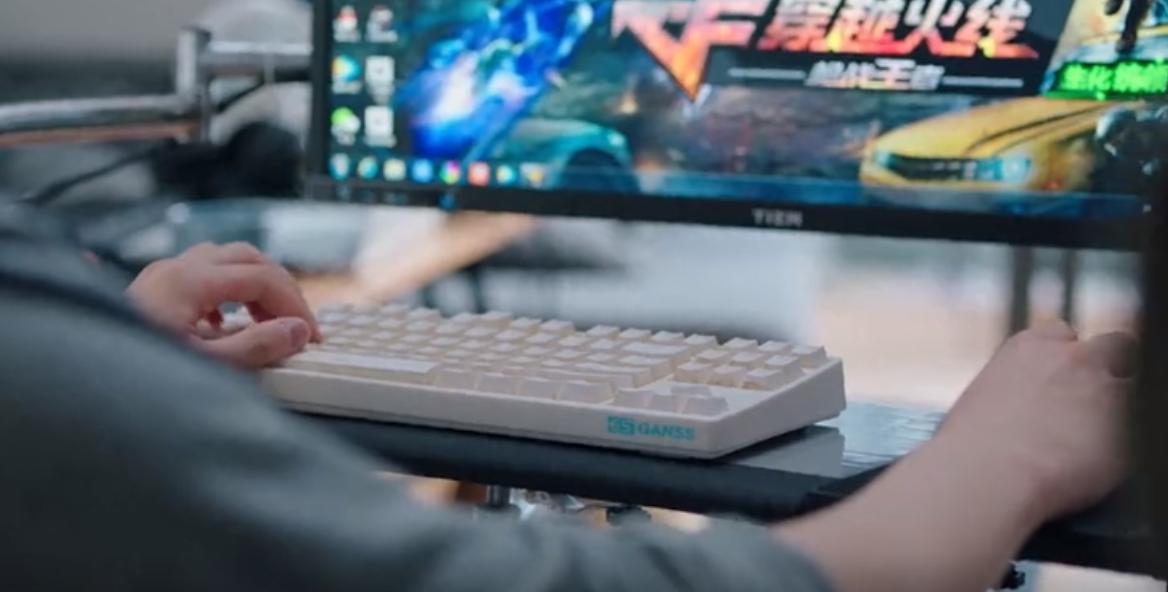 穿越火线雷蛇系列武器,穿越火线高科技武器盘点