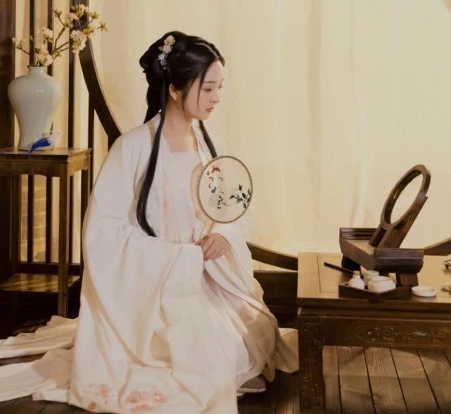 上半年最火的四大中文歌,最近最火的却不知道名字的四首歌