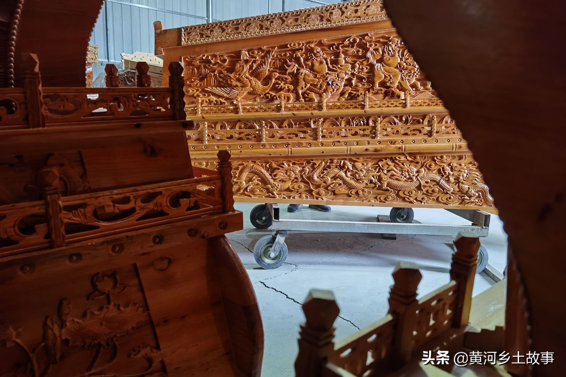 山西农民自制棺材,山西农民大哥做棺材