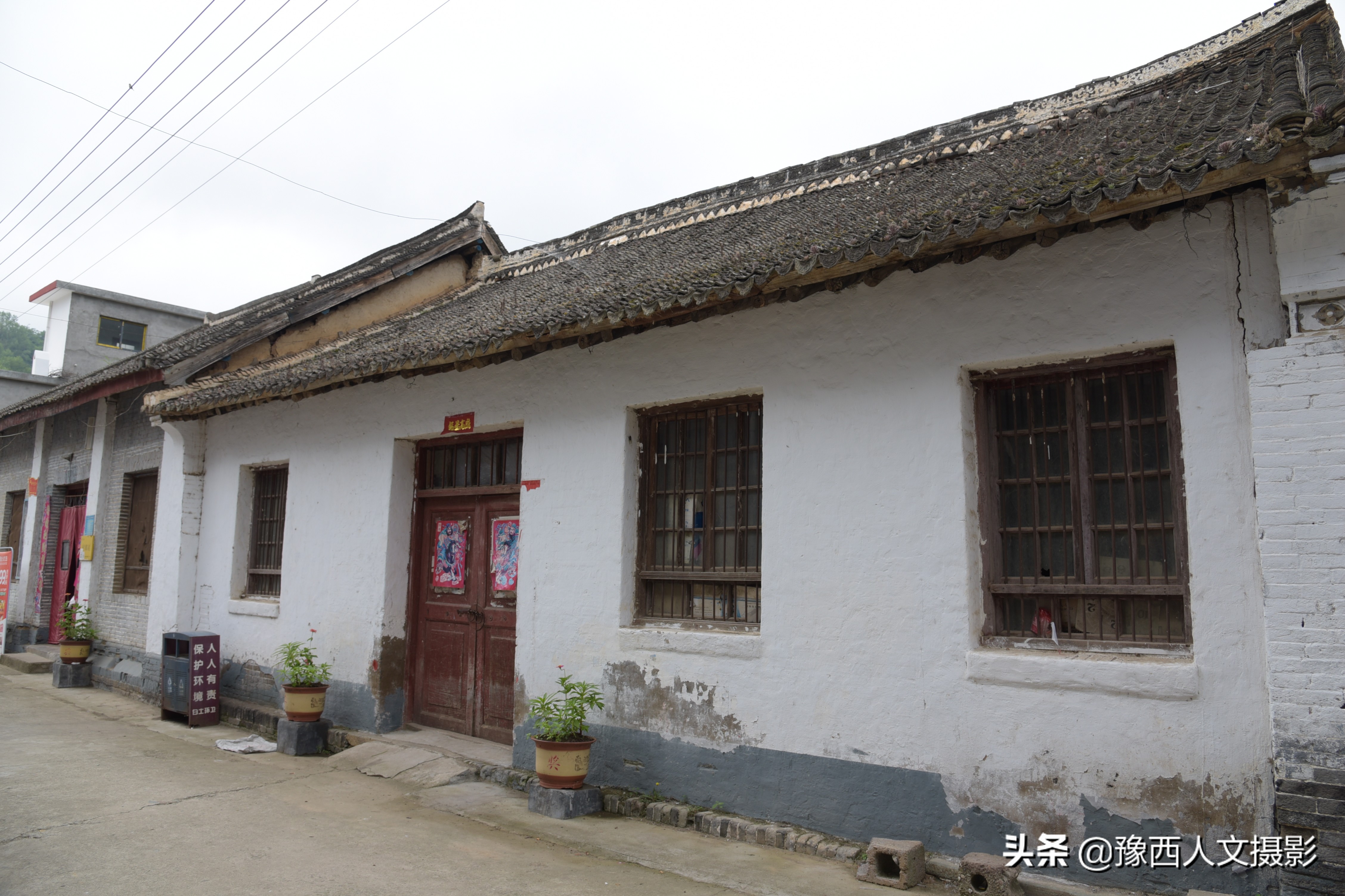 河南大叔供销社里卖货55年,一担两筐走遍全乡,商店模样70年没改