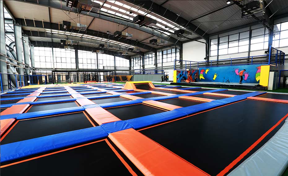 蹦床公园现在多少钱一个,投资蹦床公园都需要哪些费用呢
