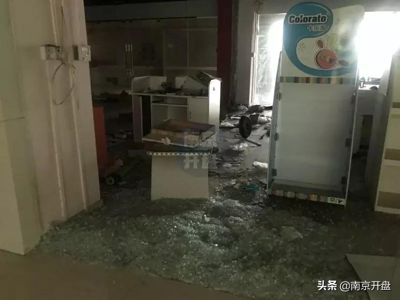 开了10年商场倒闭了吗,开了十年的店即将关闭感慨