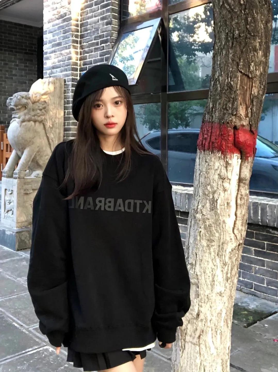 时尚卫衣穿搭技巧,最简单的卫衣穿搭