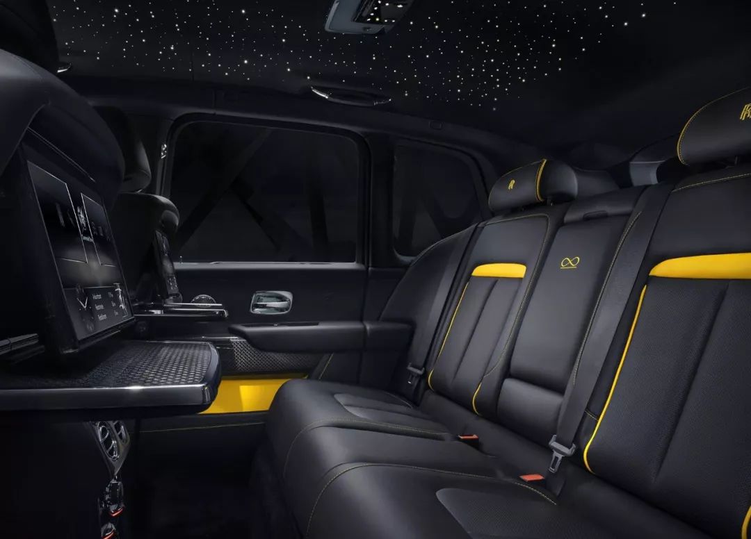 暗夜君王库里南,库里南blackbadge暗夜