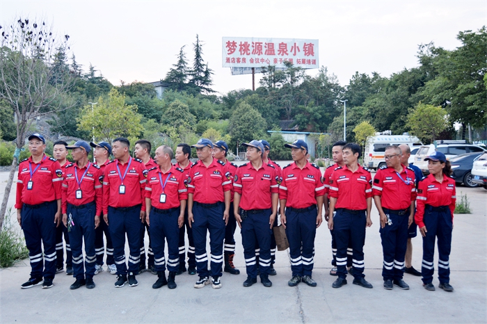 嵩县跨湖桥神鹰救援,洛阳神鹰救援队奔赴地震灾区