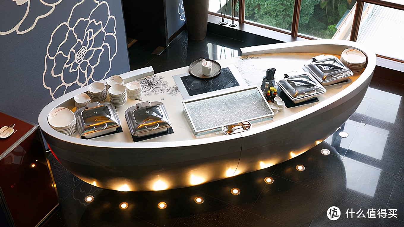 闅愪簬灞辨捣,闅愪簬灞辨捣涔嬮棿