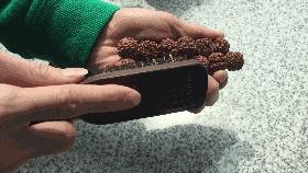 金刚菩提变黑怎么补救,金刚菩提变黑后用什么刷子