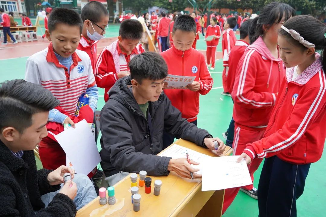 追梦，从新世纪外国语开始！小学职业规划教育，照亮孩子人生航途