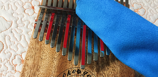 卡林巴拇指琴怎么用调音锤,卡林巴拇指钢琴怎么调音