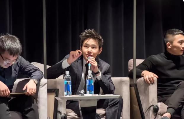 泰国首富侄孙谢承润,泰国首富谢承润开会视频