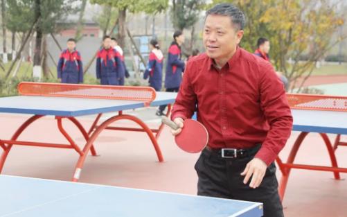 以体树人十大杰出校长,以体树人杰出校长颁奖典礼直播