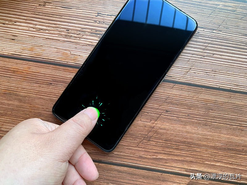 千元性价比高的手机realmeq2,超值千元机推荐