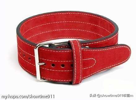 力量举可以穿举重鞋么,举重腰带要硬还是软