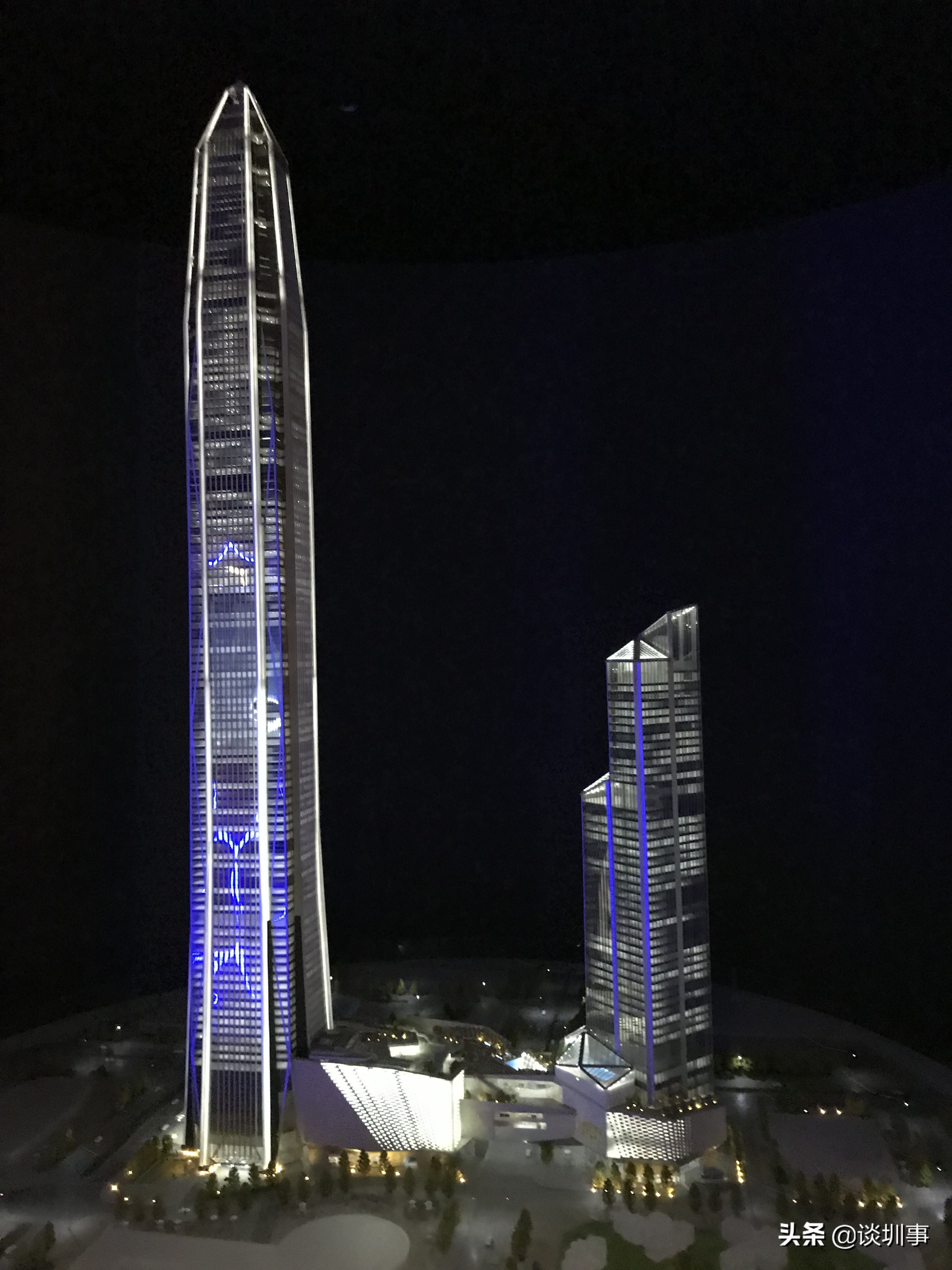 登顶深圳第一高楼,登上深圳平安金融大厦