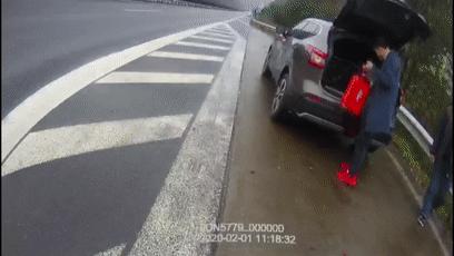 紧急停车带和港湾式停车带的区别,紧急停车的正确使用方法