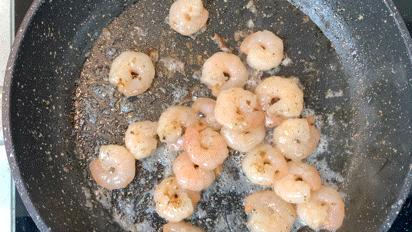 嵌入式燃气灶怎么防油污,嵌入式燃气灶如何选择炉头