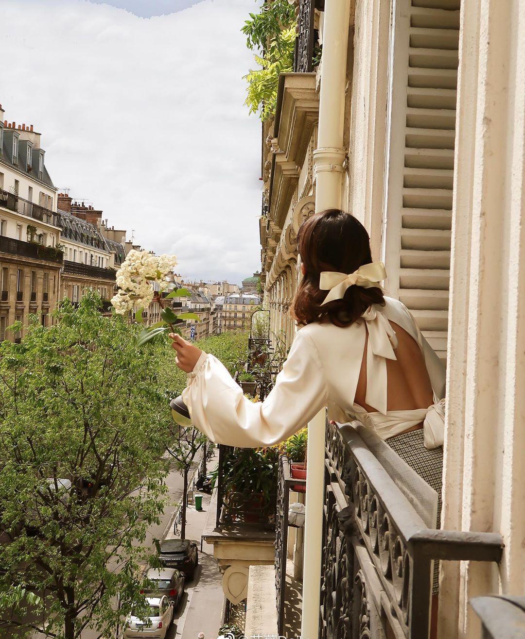 女生头上有东西,女生头上小饰品