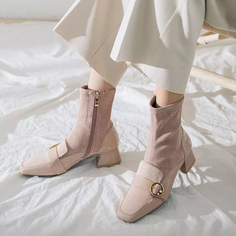 今年最火的马丁靴短靴,马丁靴英伦风炸街短靴