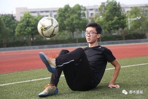 世界连续颠球纪录,世界一次性颠球最高纪录