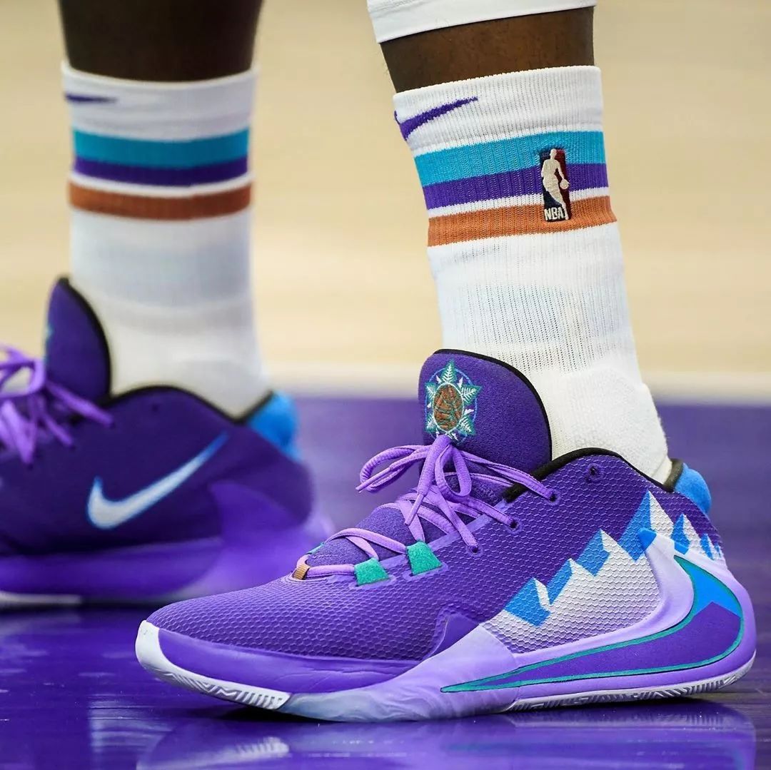 詹姆斯21代篮球鞋nba球员上脚,nba球星上脚球鞋詹姆斯18low