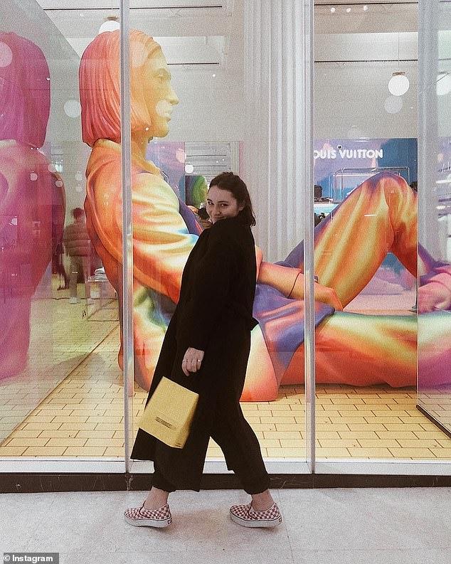 维多利亚侄女奢华的生活方式，爆满的的衣橱和定制服装，让人垂涎