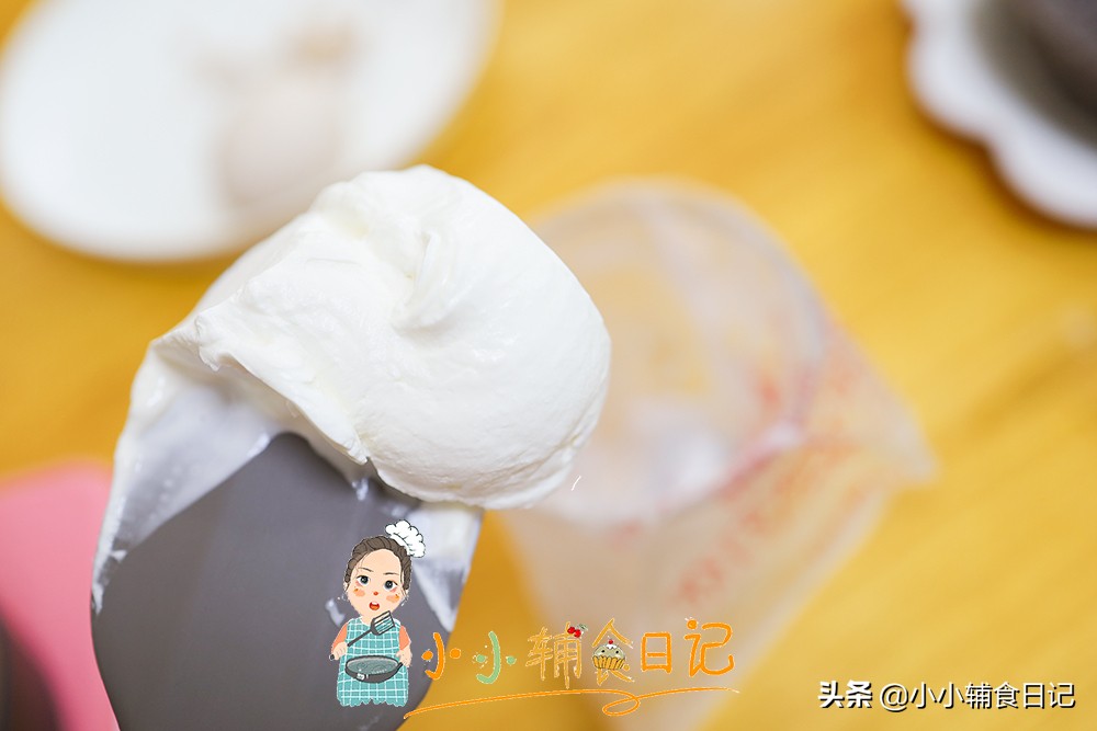 双层蛋糕奶油裱花简单做法,做蛋糕裱花用什么奶油最好