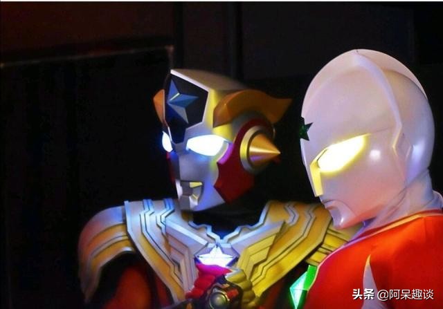 奥特曼舞台剧照片分享，泰迦和赛文都被欺负了啊