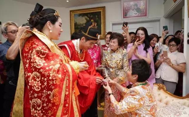 何超盈过大礼什么意思,何猷君晒姐姐何超盈过大礼仪式照