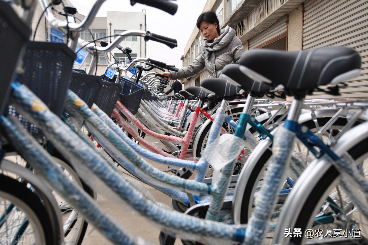 农村的村干部好不好做,工资不高为何很多人争着去做?